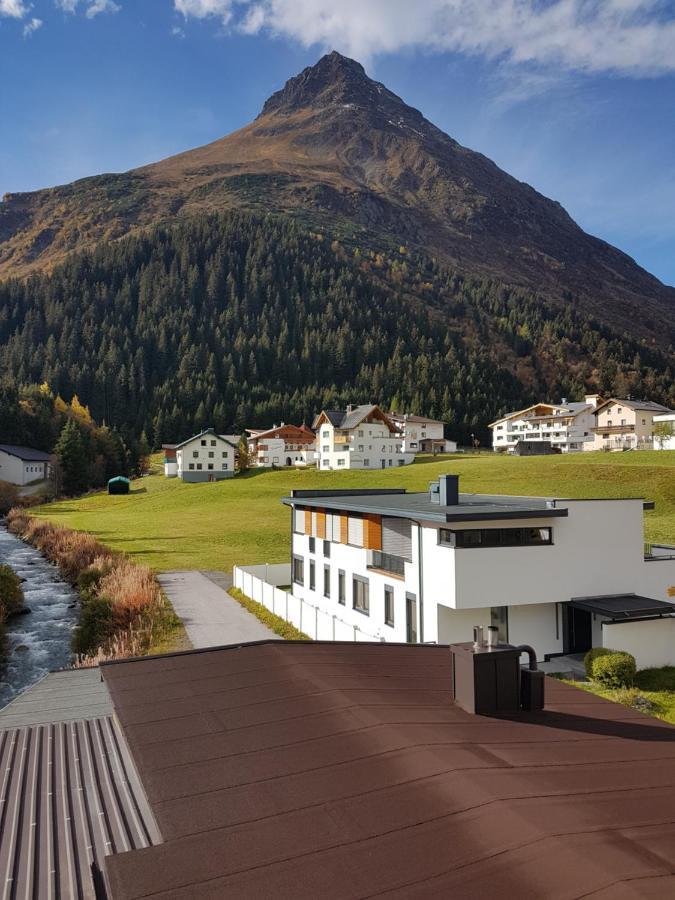 Alp-Aren Apartment Galtuer Exterior photo